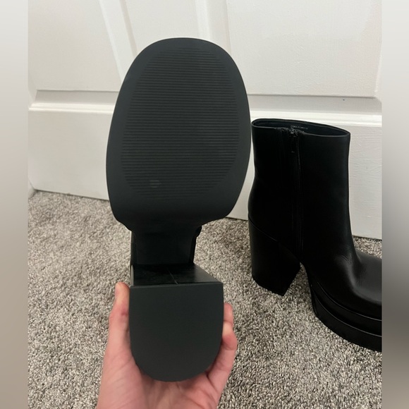 Steve Madden Cobra Boot - Picture 7 of 7